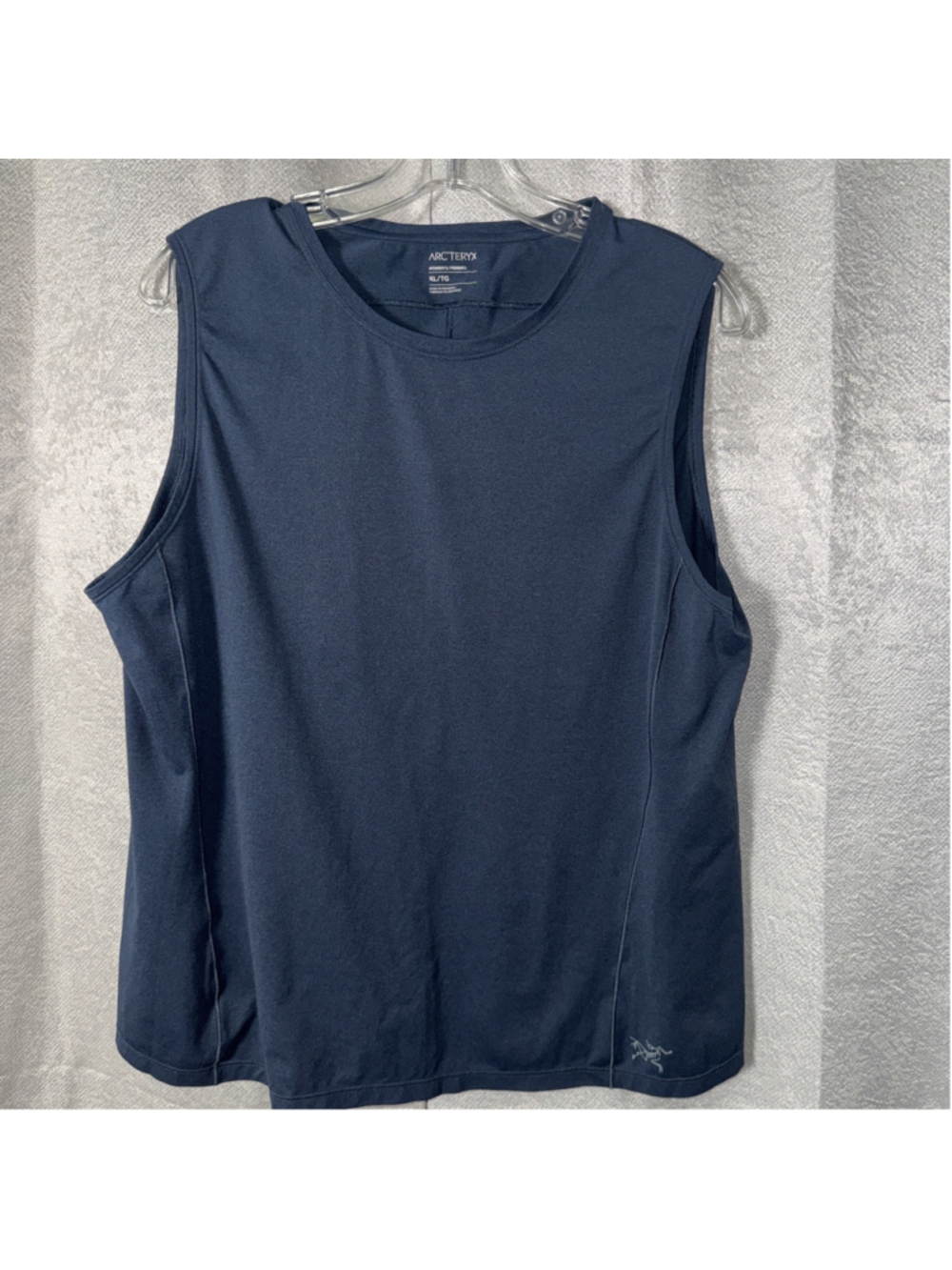 Arc’teryx Women’s Remige Sleeveless Hiking Tank Top Shirt Size XL Navy Blue Logo